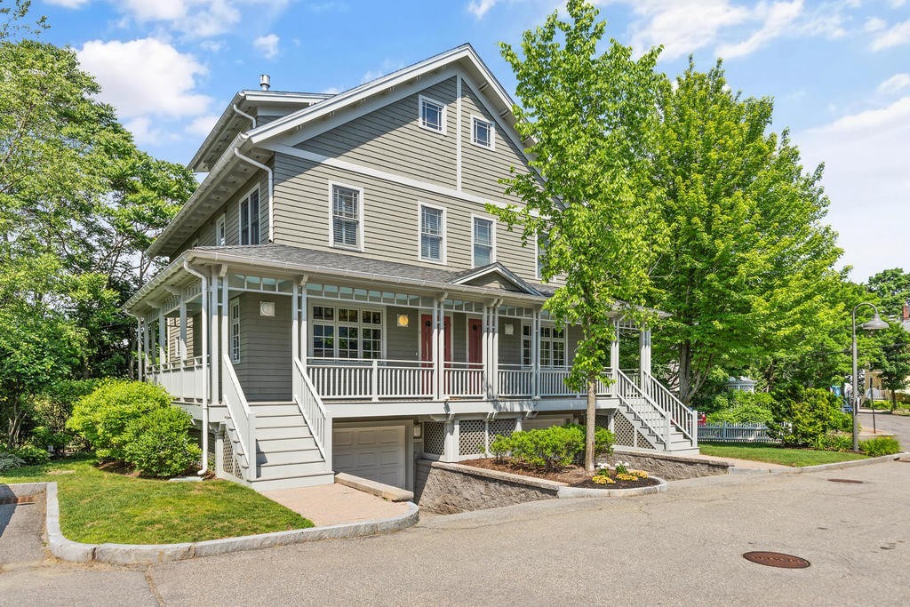 3 Russell Pl, Arlington, MA 02474
