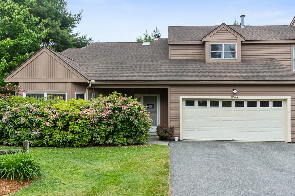1100 Ridgefield Cir, Clinton, MA 01510