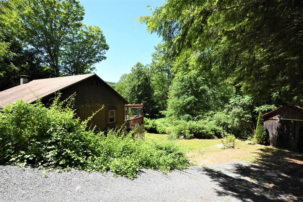 7 Hog Hollow Rd, Buckland, MA 01338
