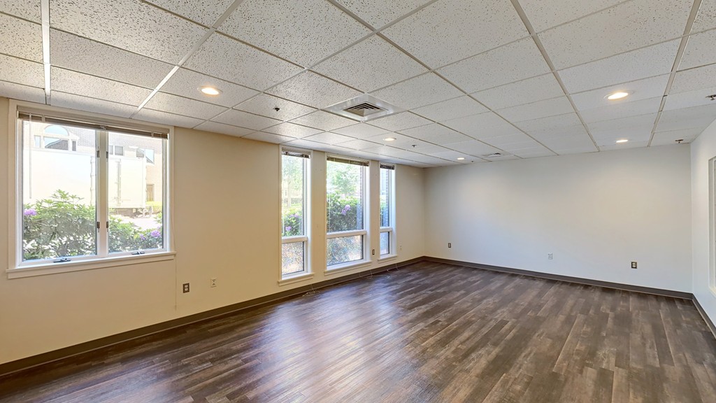 100 Conifer Hill Dr, Danvers, MA 01923