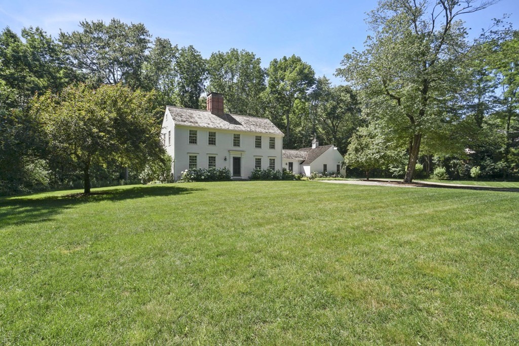 1319 Monument St, Concord, MA 01742