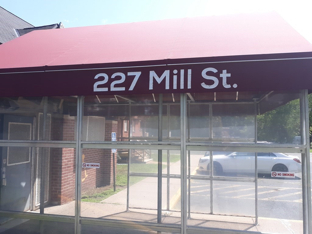 227 Mill St, Springfield, MA 01108