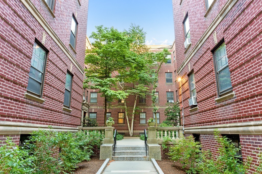 36 Linnaean St, Cambridge, MA 02138