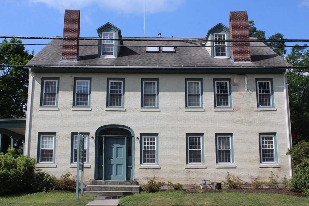 61 Main St, Blackstone, MA 01504