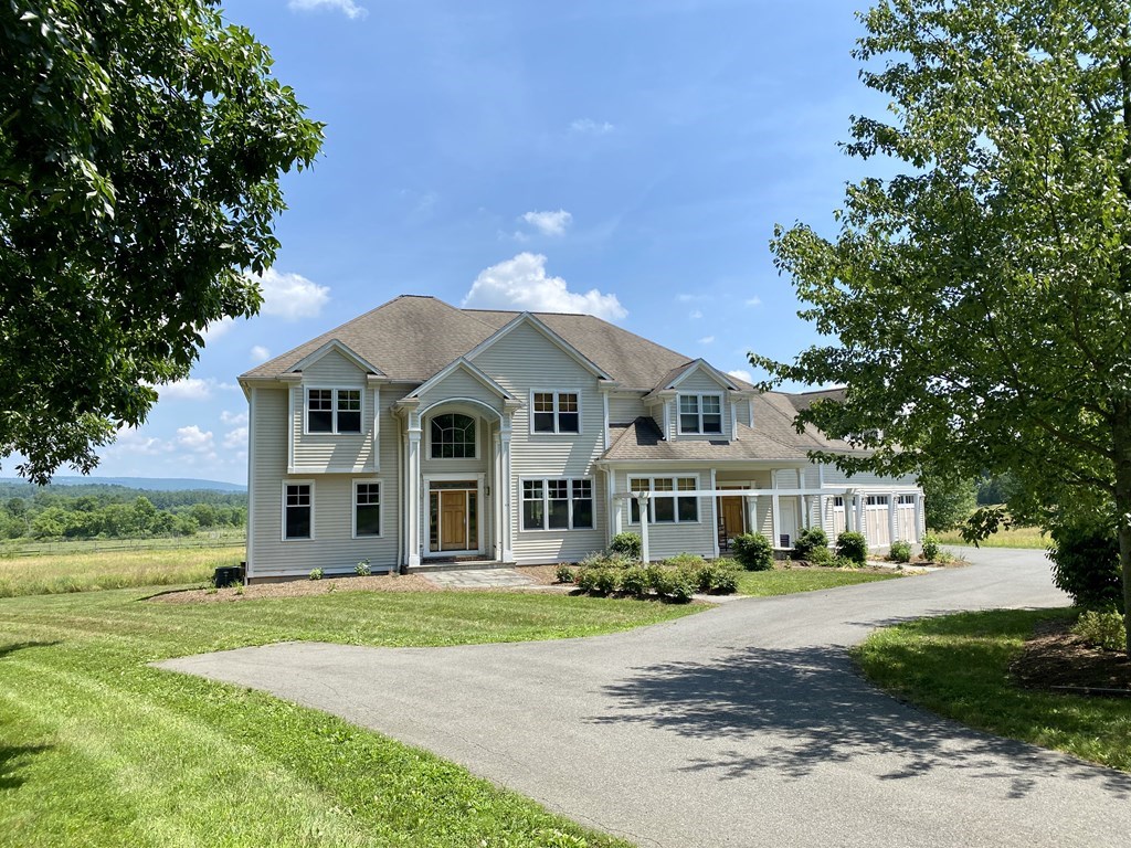 910 South East Street, Amherst, MA 01002