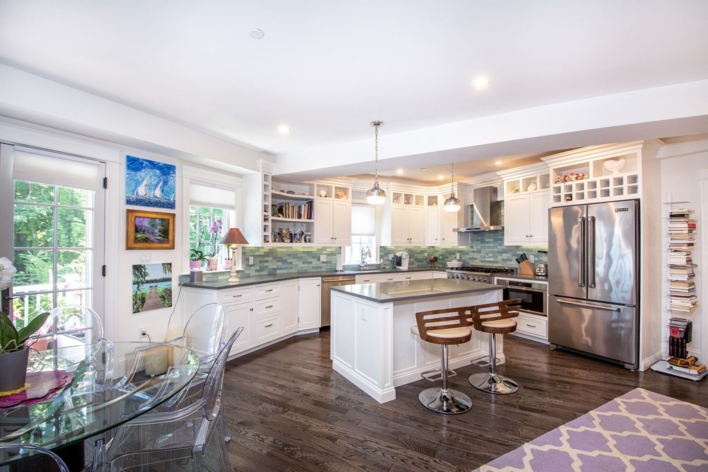 3 Brook St, Cohasset, MA 02025