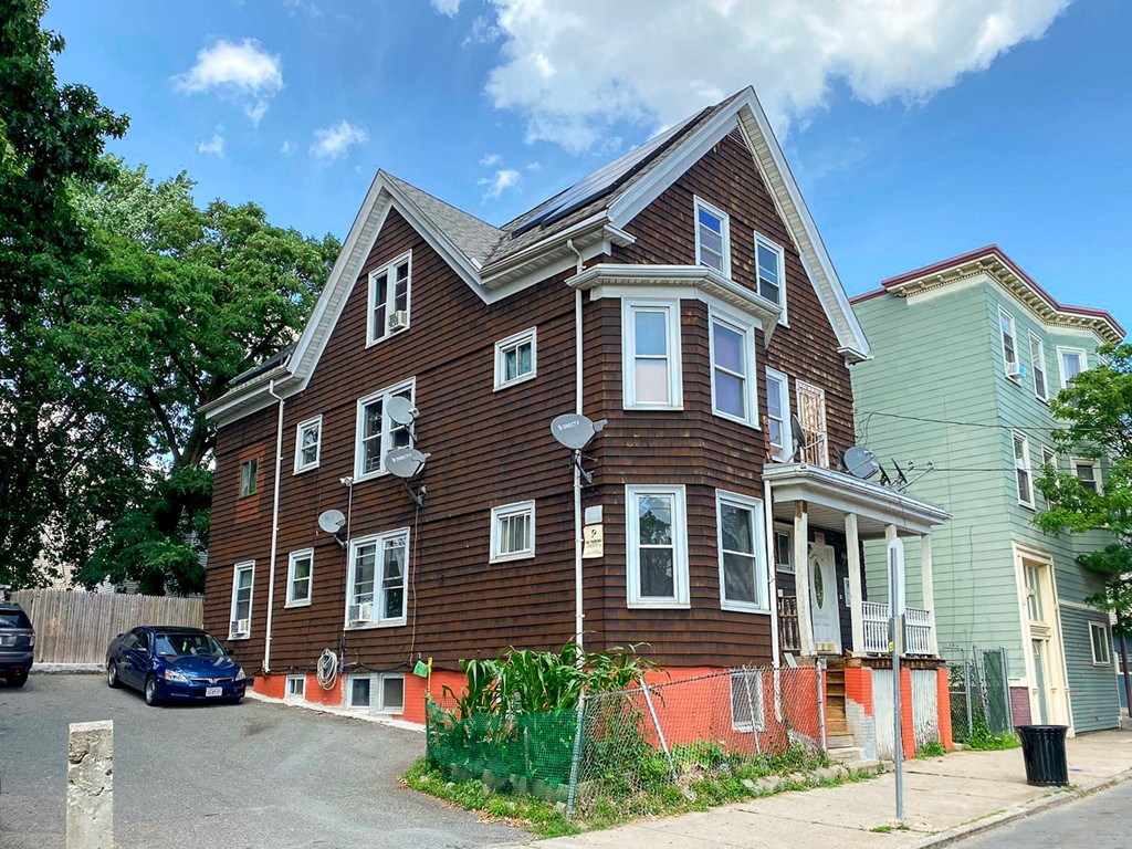 84 Central Ave, Chelsea, MA 02150