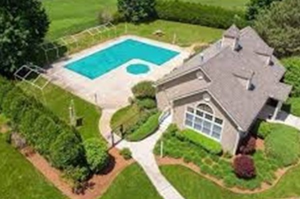 5 Pickman Dr, Bedford, MA 01730