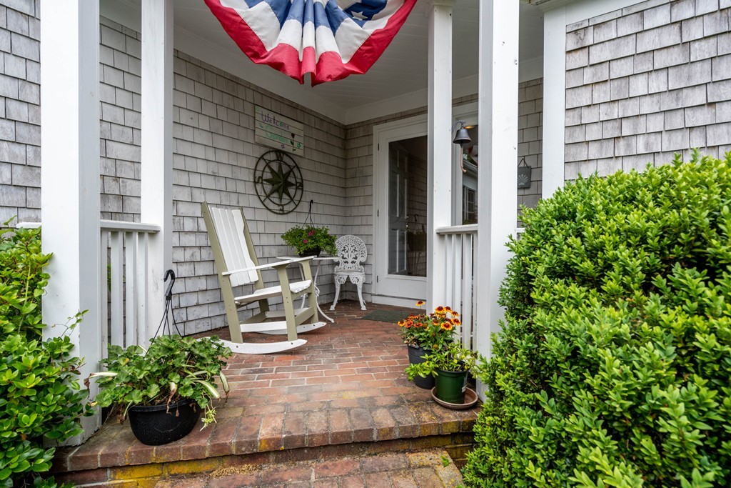 45 Bittersweet Ln, Chatham, MA 02650