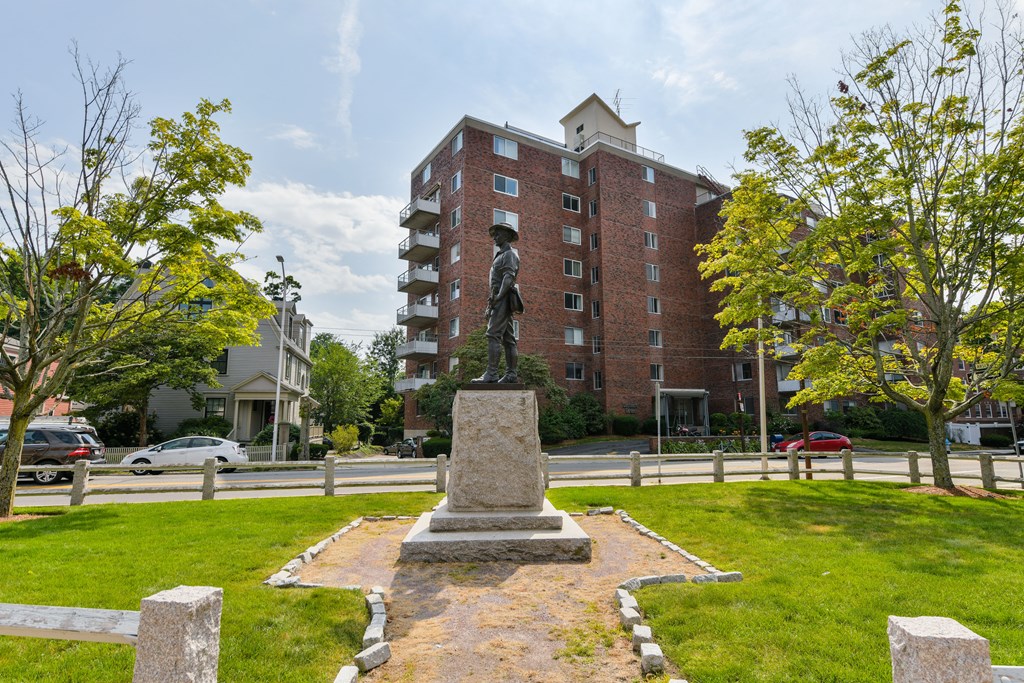 14 Concord Avenue, Cambridge, MA 02138