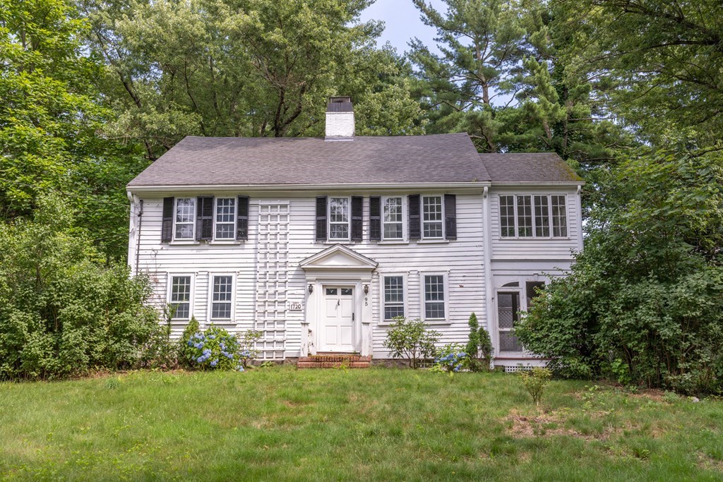 95 Forest St, Franklin, MA 02038