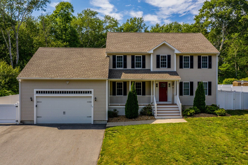 24 Myles Standish Dr, Dartmouth, MA 02747