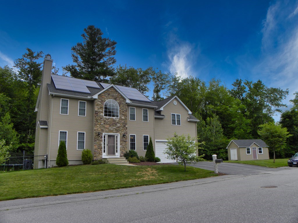 2 Pond CT, Leicester, MA 01611