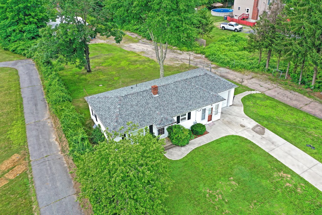 79 Mendon Street, Blackstone, MA 01504
