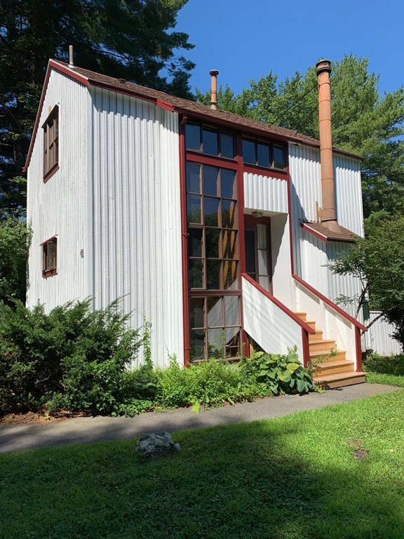 41 Pine Grove, Amherst, MA 01002