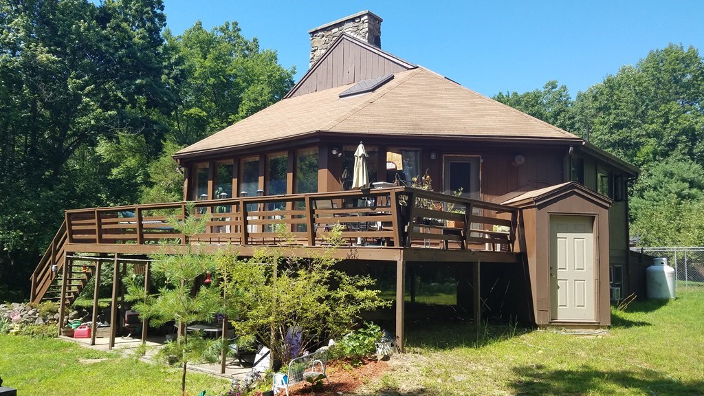 201 Michael Sears Rd, Belchertown, MA 01007