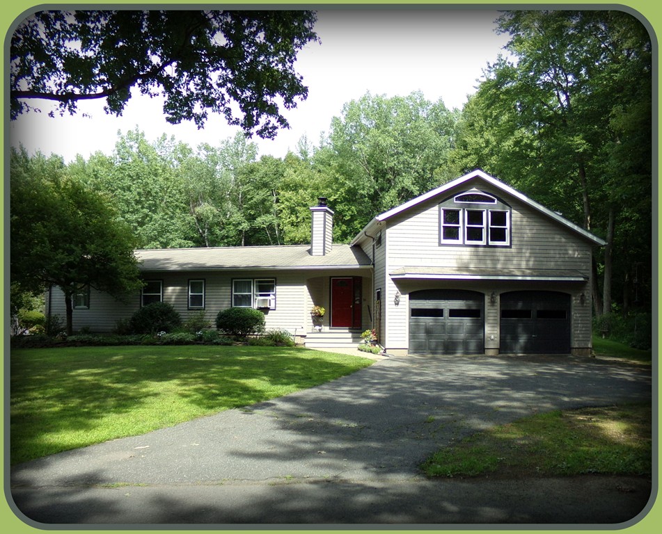 16 Arlington Rd, Amherst, MA 01002