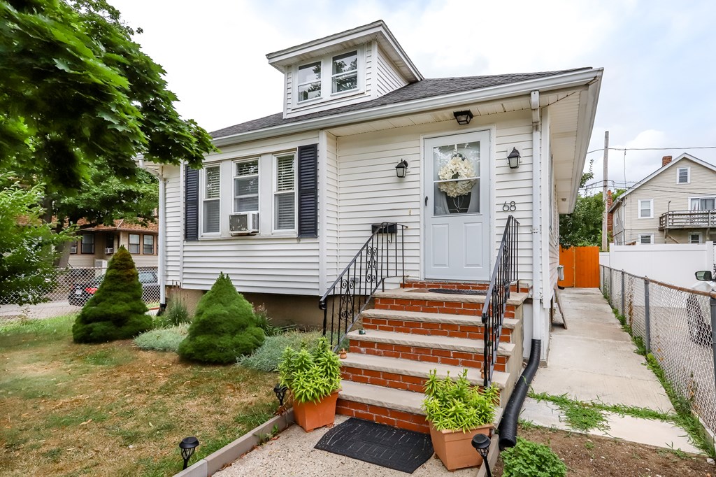 68 Alstead St, Quincy, MA 02171