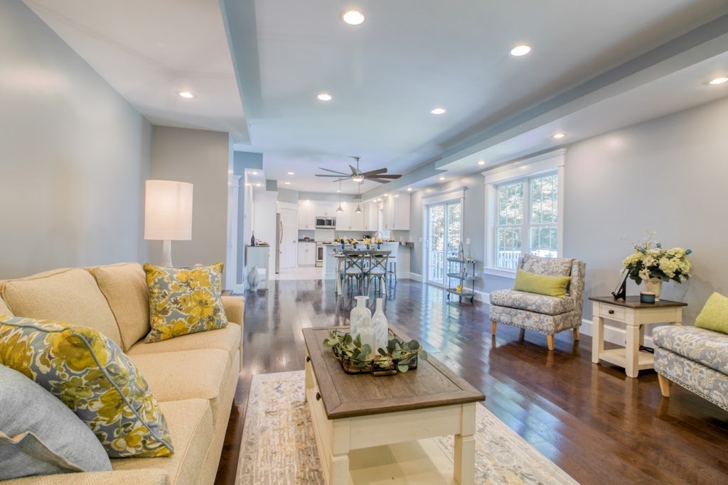 15 Crestview Dr, Belchertown, MA 01007