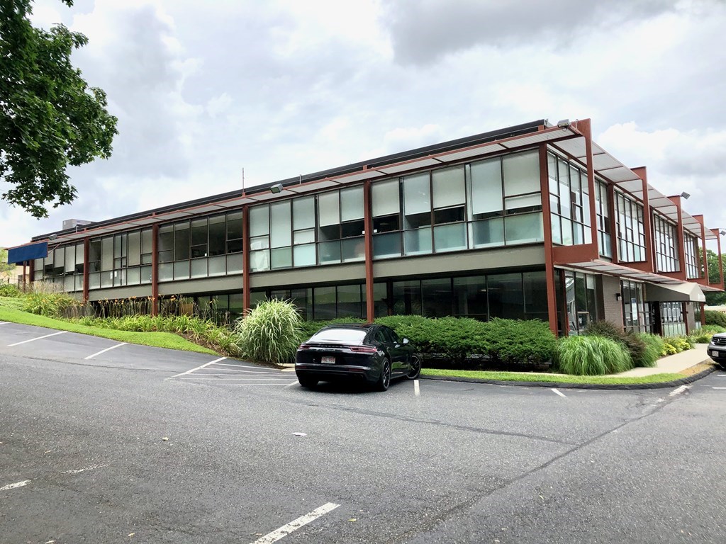 824-826 Boylston St, Brookline, MA 02467