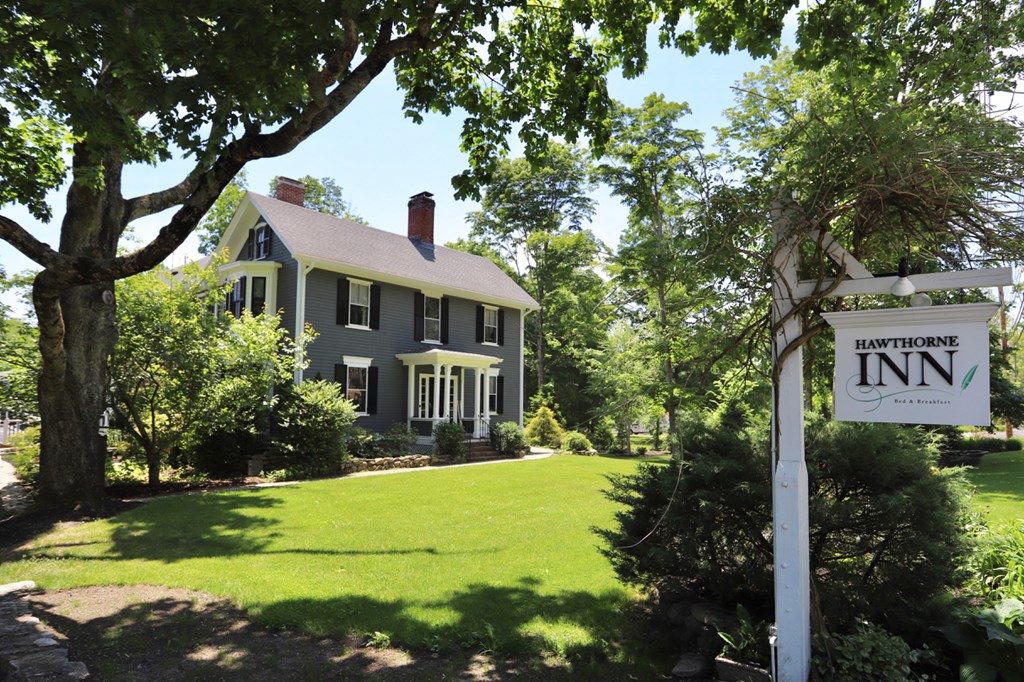462 Lexington Road, Concord, MA 01742