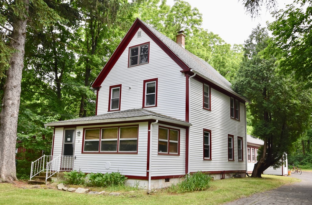 19 Ball Lane, Amherst, MA 01002