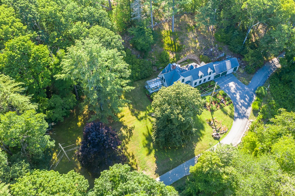 12 Leather Ln, Beverly, MA 01915