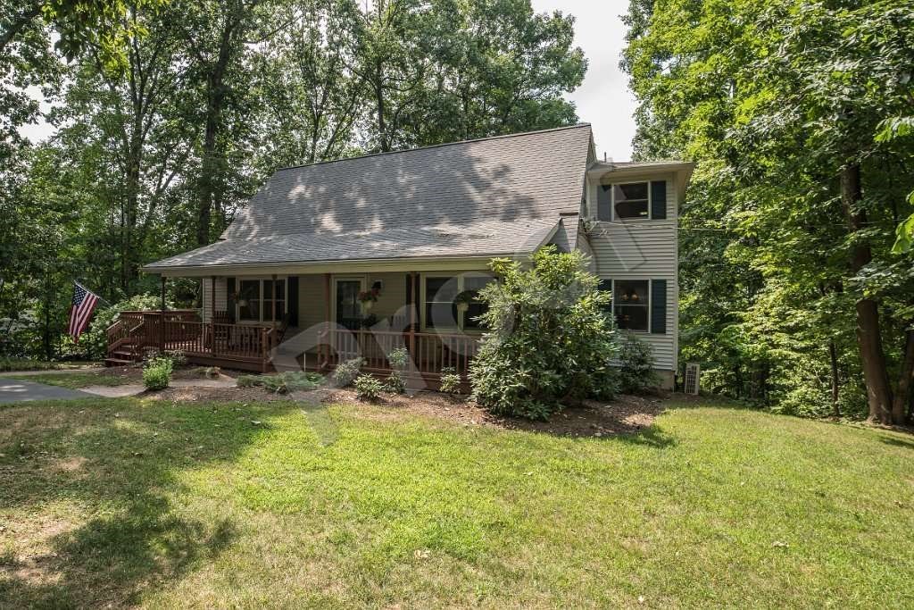 19 Brandywine Dr, Belchertown, MA 01007