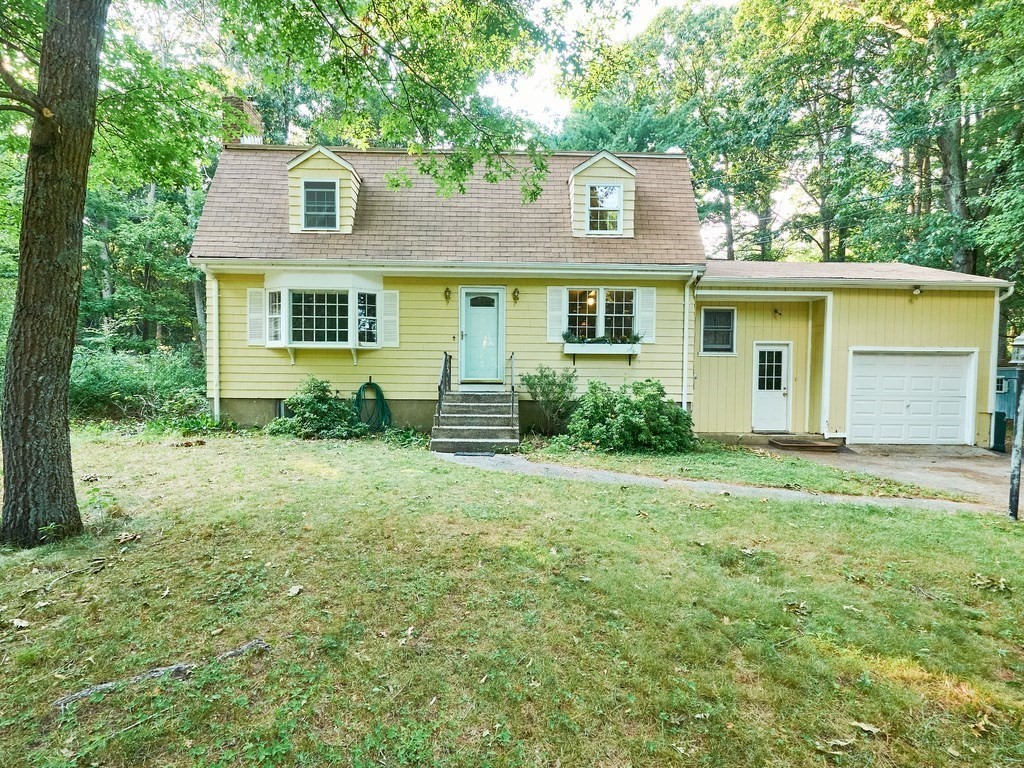 16 Jeffrey Cir, Bedford, MA 01730