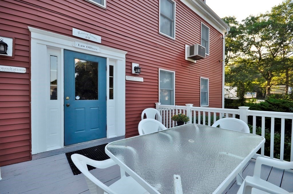 349 Old Plymouth Rd, Bourne, MA 02562