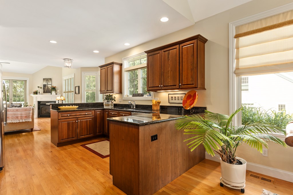 9 Riverview Hts, Amesbury, MA 01913