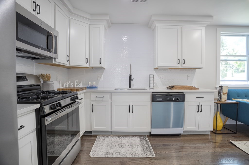 23 Pleasant St, Beverly, MA 01915