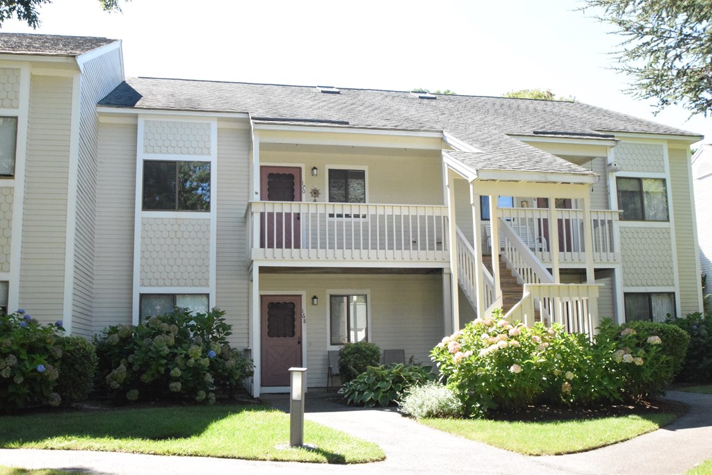 170 Eaton Ln, Brewster, MA 02631