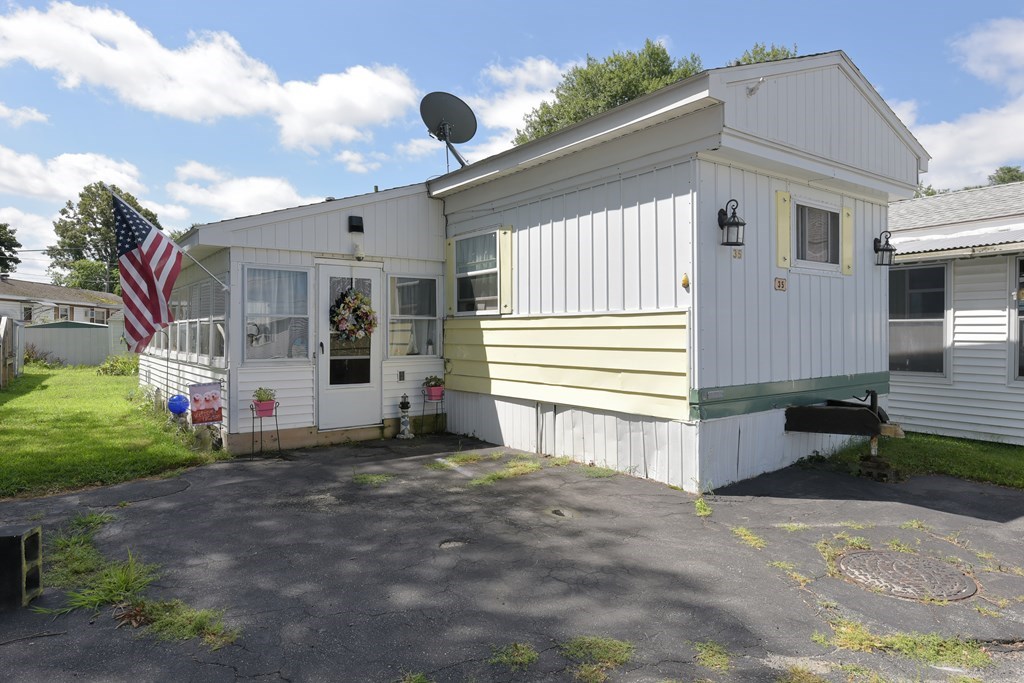 557 SW Cutoff, Auburn, MA 01501