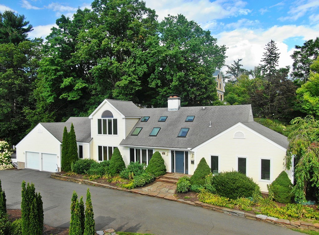 273 Amity St, Amherst, MA 01002