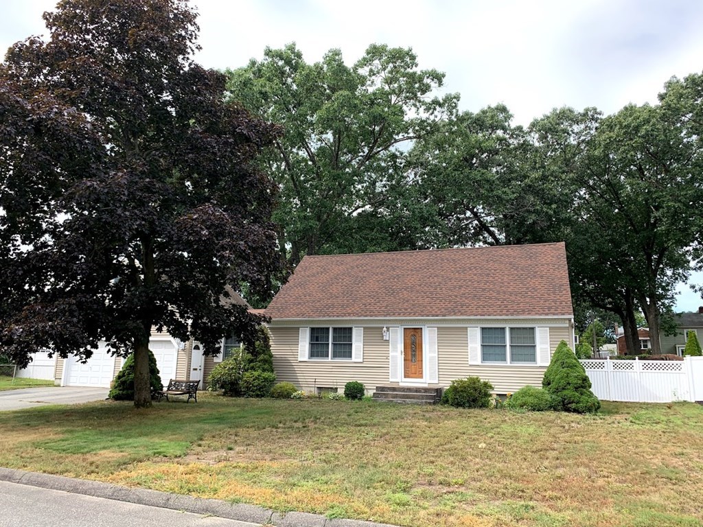 36 Bostwick Ln, Chicopee, MA 01020