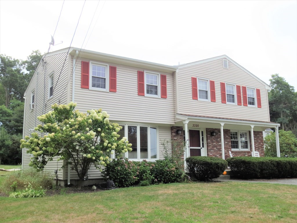 3320 County St, Somerset, MA 02726
