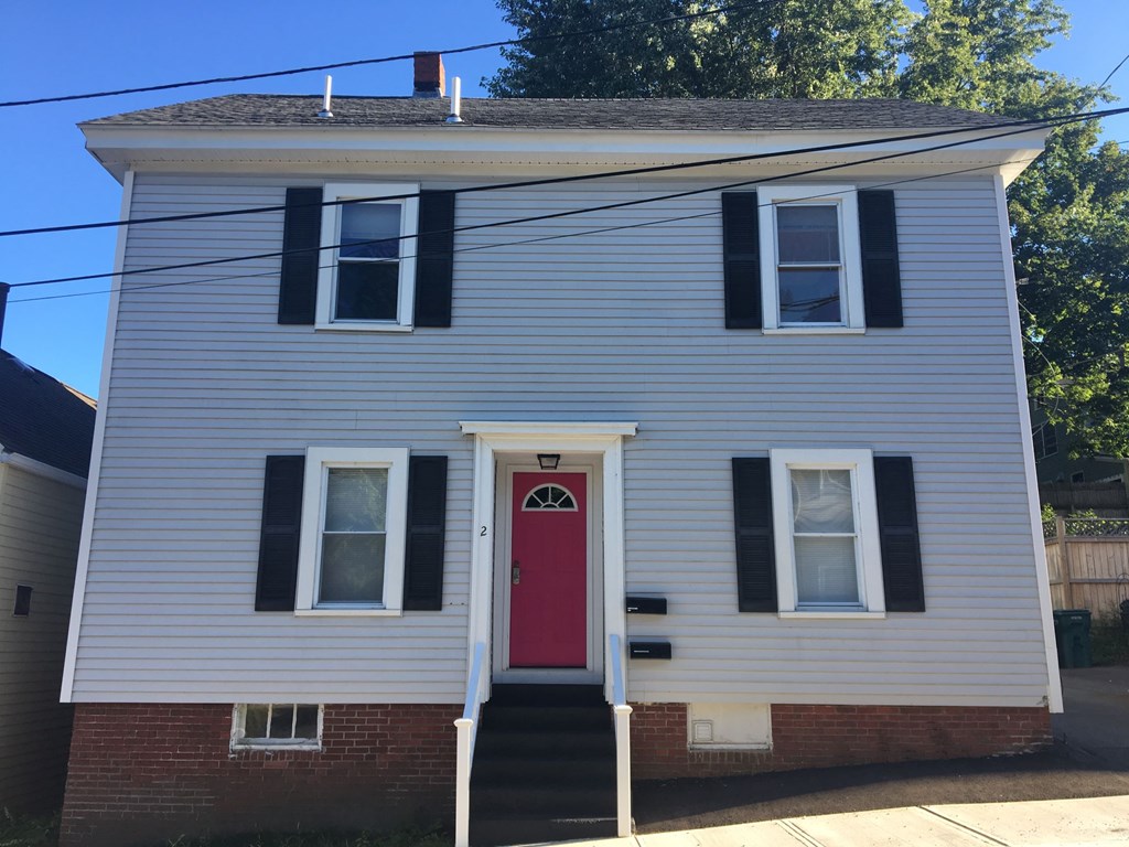 2 Boardman St, Amesbury, MA 01913