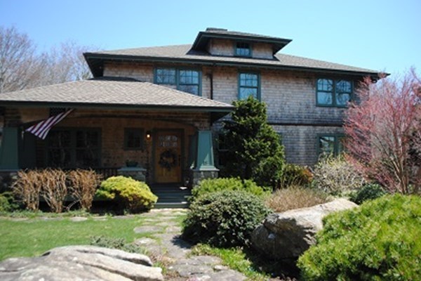 13 E High St, Dartmouth, MA 02748