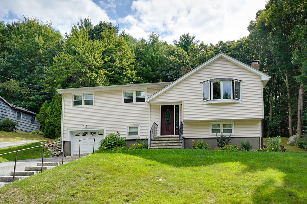 33 University Ave, Burlington, MA 01803