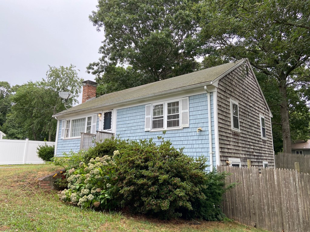 297 Compass Cir, Barnstable, MA 02601