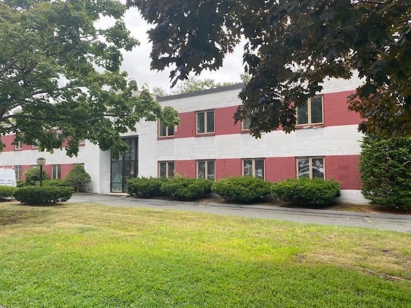 7 Railroad Ave, Bedford, MA 01730