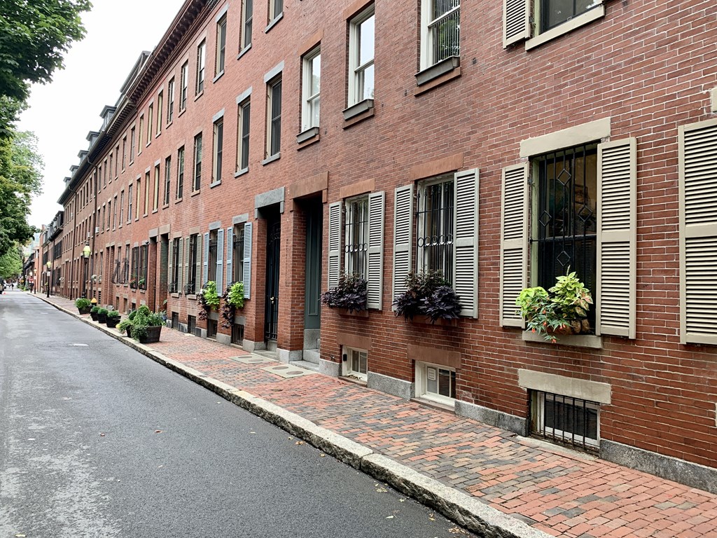 37 Lawrence Street, Boston, MA 02116