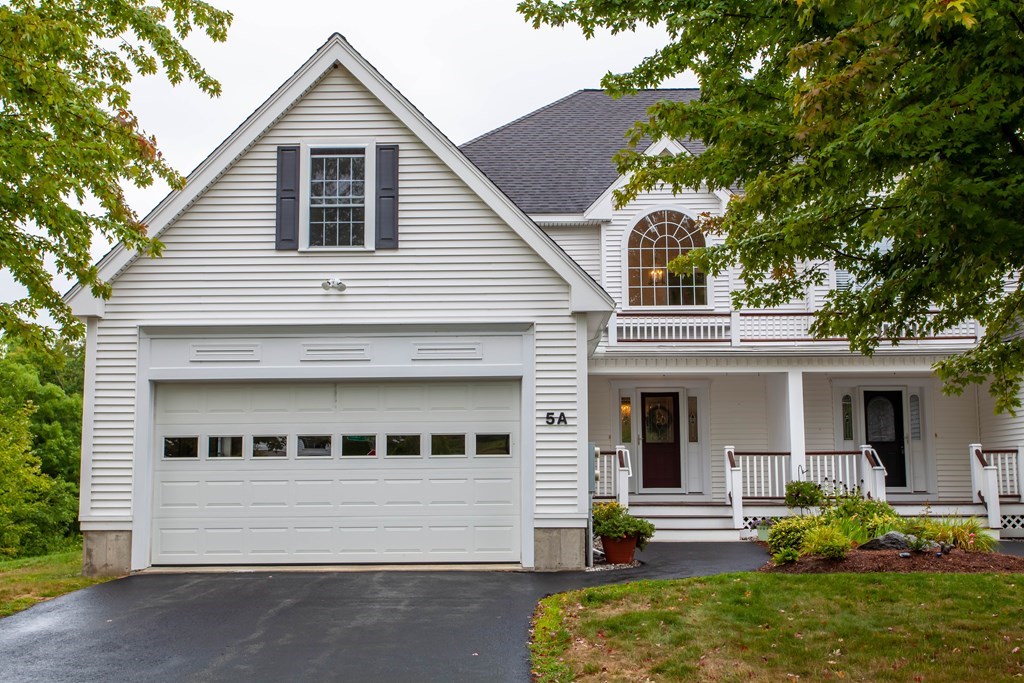 5 Sunflower Ct, Ayer, MA 01432