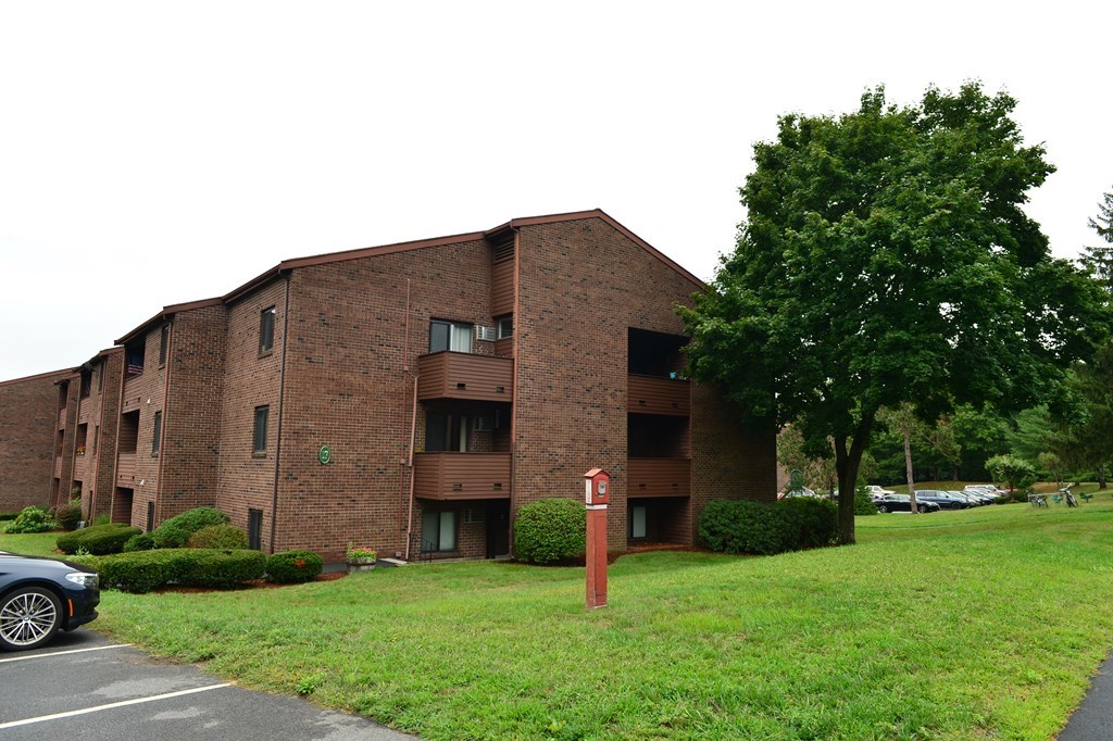 17 Davis Rd, Acton, MA 01720