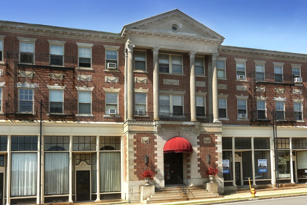 354 N Main St, Andover, MA 01810