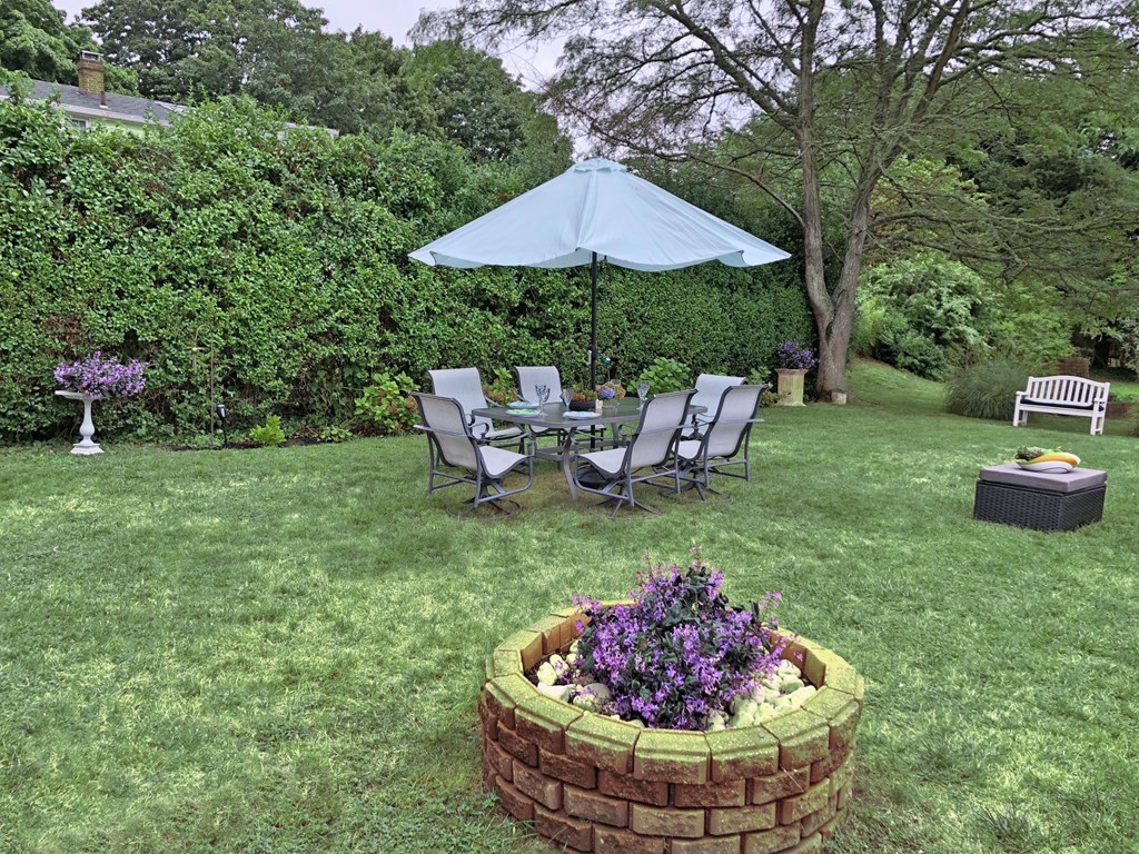 7 Cleveland St, Dartmouth, MA 02748