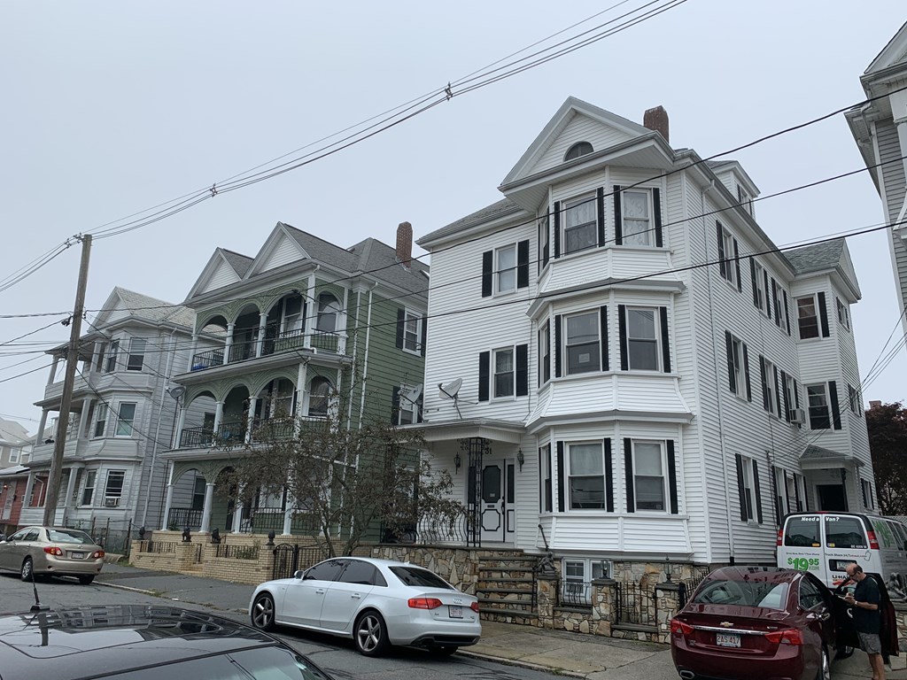 31 Sidney St, New Bedford, MA 02740