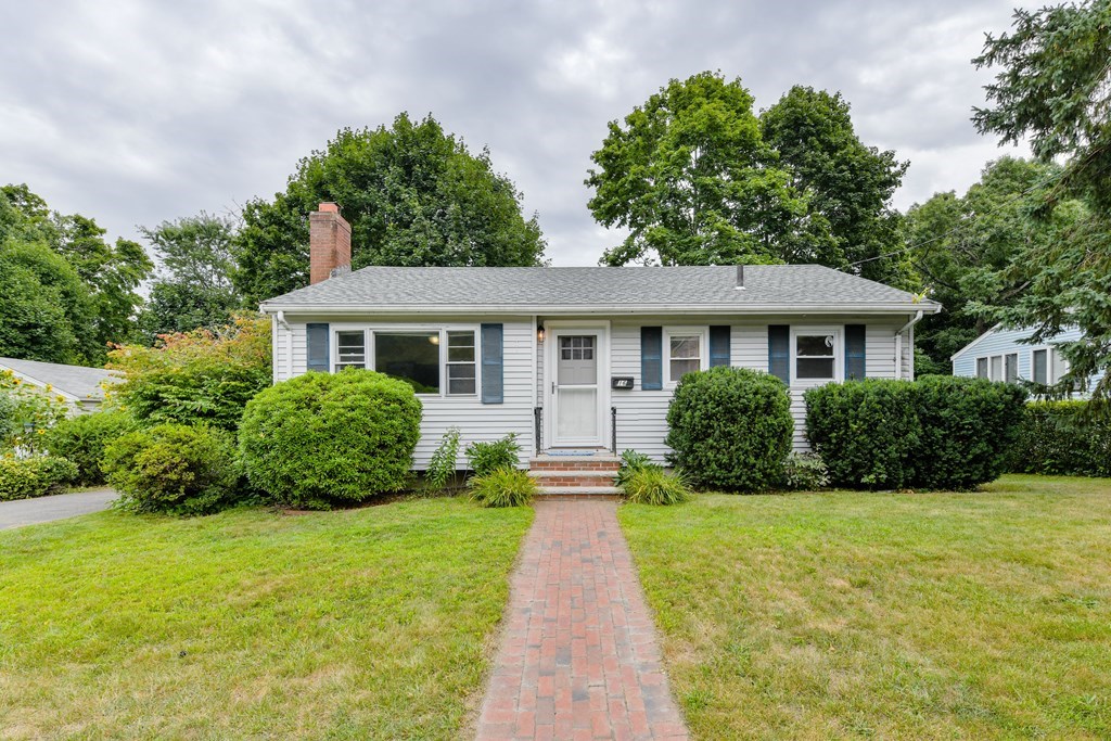 16 Bates Park Ave, Beverly, MA 01915