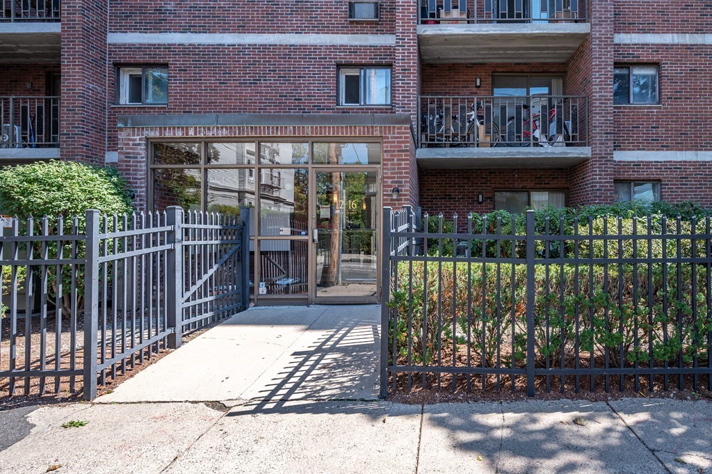 12-16 Ellery St, Cambridge, MA 02138